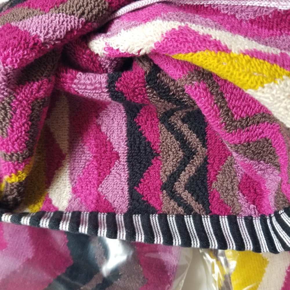 Missoni hand towel new - Picture 4 of 9